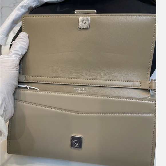 Givenchy 4G Leather Wallet On Chain Dune $990 - Picture 16 of 16